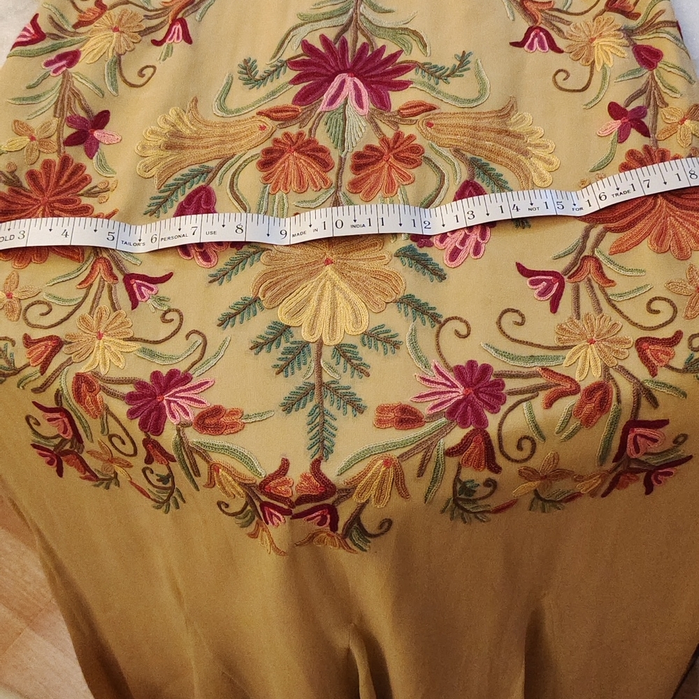 Long chiffon silk strappy beautiful  hand silk lined embroidery. - Picture 8 of 12